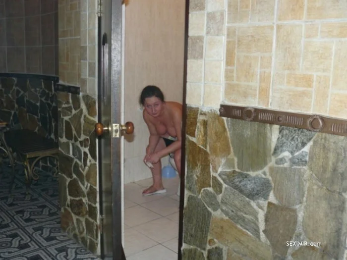 Телки гонят беся в сауне. Часть 2 (20 фото)